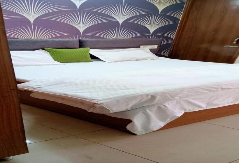 اتاق استاندارد, Oyo 86483 Galaxy Stays