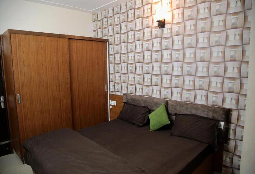 اتاق استاندارد, Oyo 86483 Galaxy Stays