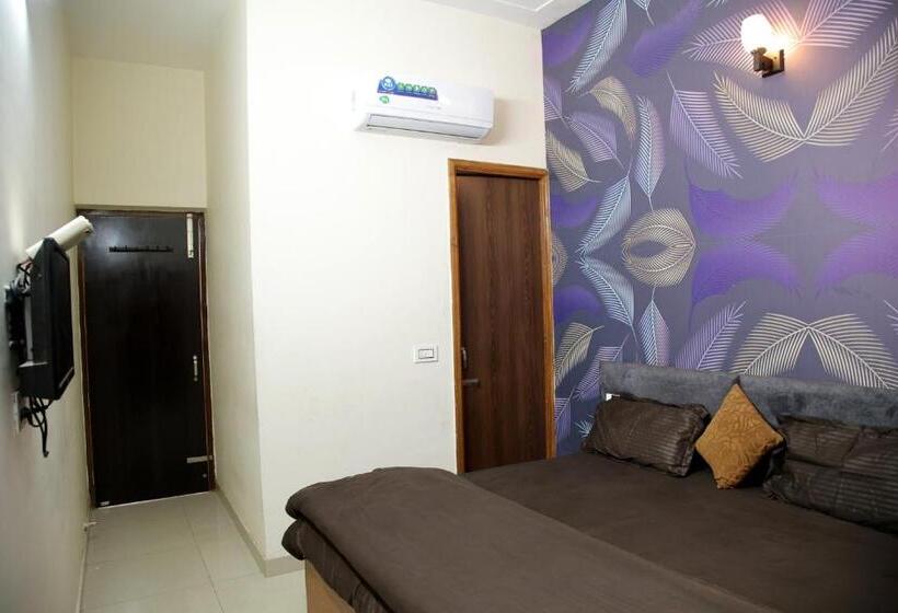 اتاق استاندارد, Oyo 86483 Galaxy Stays