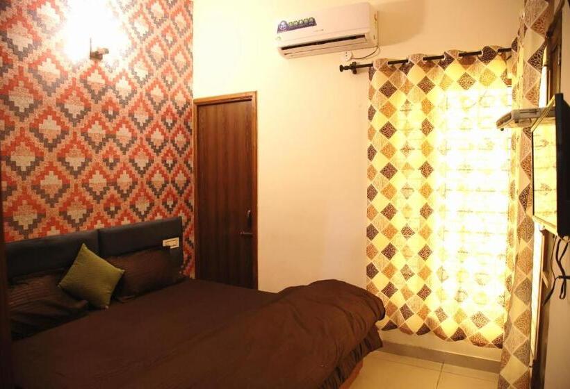 اتاق استاندارد, Oyo 86483 Galaxy Stays