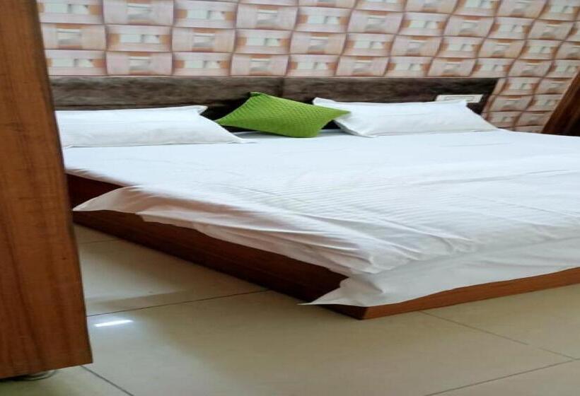 اتاق استاندارد, Oyo 86483 Galaxy Stays