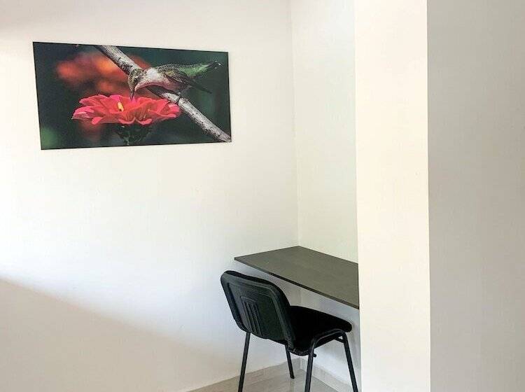 غرفة قياسية, Santorini