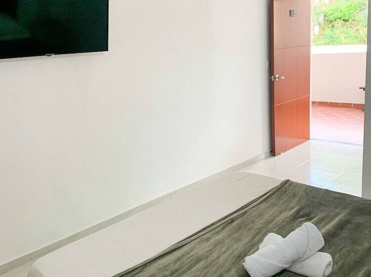 غرفة قياسية, Santorini