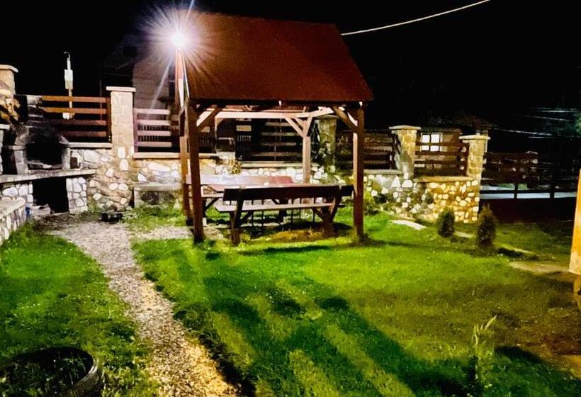 Quarto Estandar, Vila Kira Buşteni