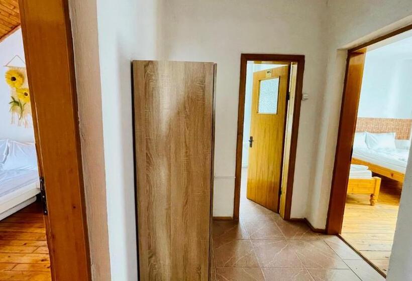 Suíte Familiar, Vila Kira Buşteni