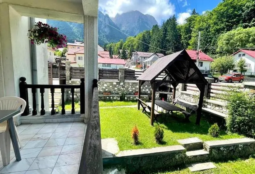 سوییت جونیور, Vila Kira Buşteni