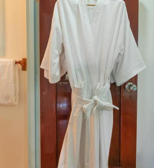 سوئیت با تخت بزرگ, And Dive Center Roatan Yacht Club