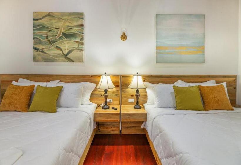 اتاق لوکس, And Dive Center Roatan Yacht Club