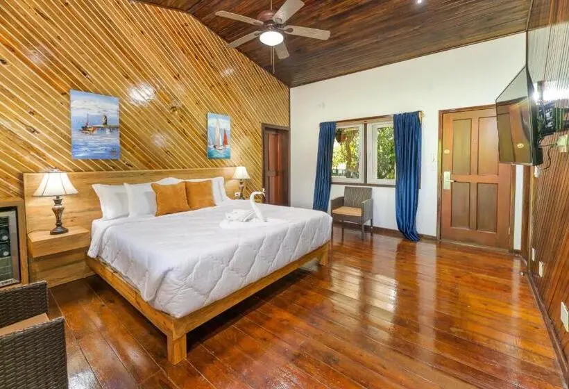 سوییت با چشم‌انداز باغ, And Dive Center Roatan Yacht Club