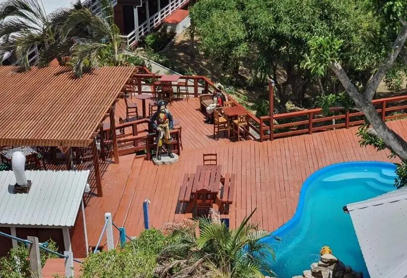 سوییت, And Dive Center Roatan Yacht Club