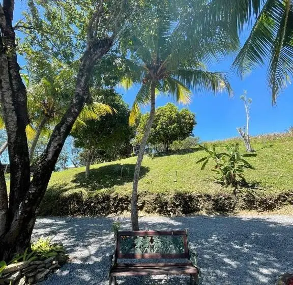 سوییت با چشم‌انداز دریا, And Dive Center Roatan Yacht Club