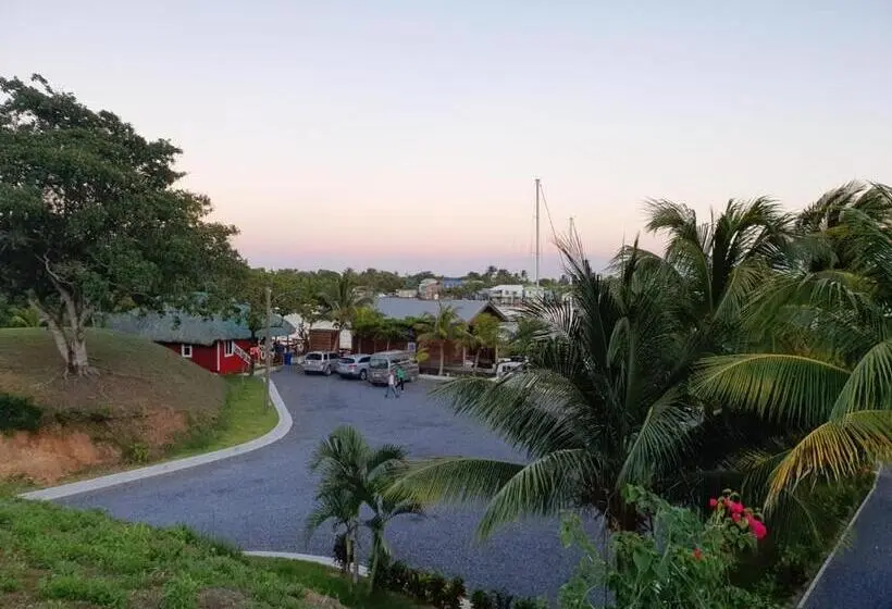 سوییت با چشم‌انداز دریا, And Dive Center Roatan Yacht Club