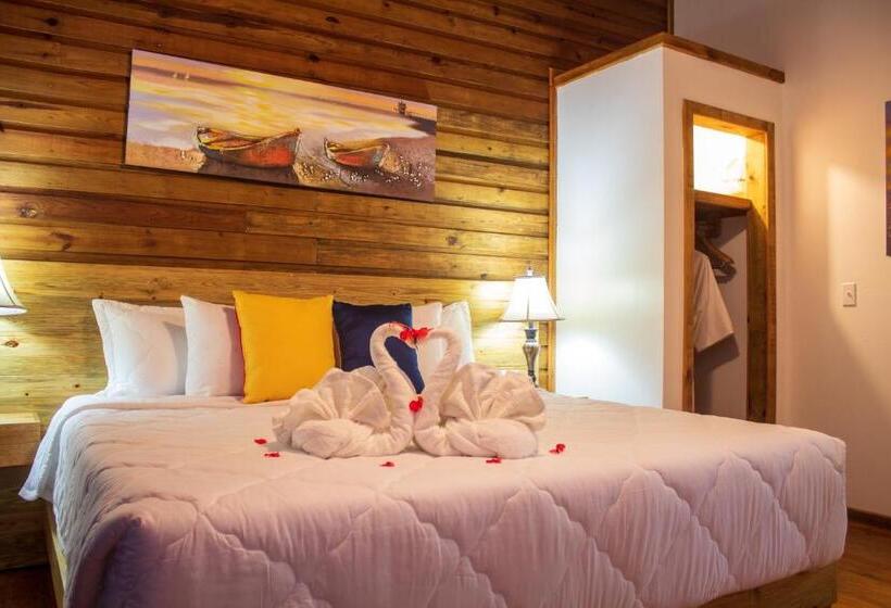 سوئیت با تخت بزرگ, And Dive Center Roatan Yacht Club