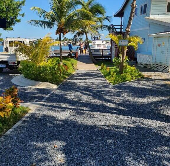 سوئیت با تخت بزرگ, And Dive Center Roatan Yacht Club