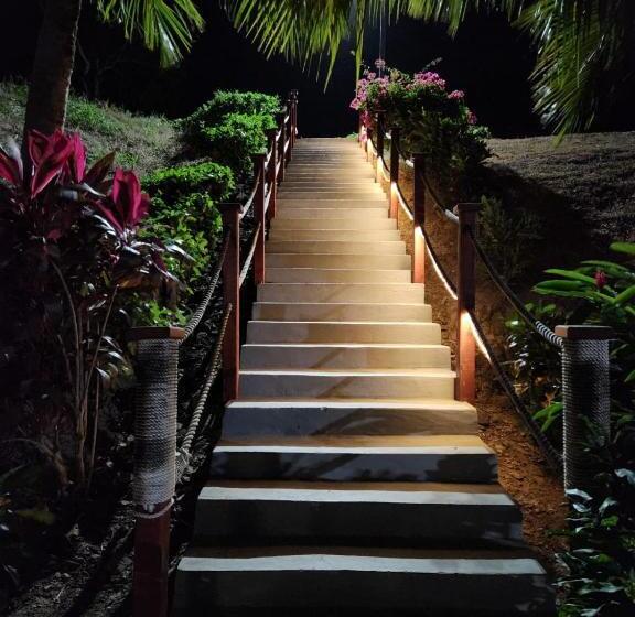 سوئیت با تخت بزرگ, And Dive Center Roatan Yacht Club