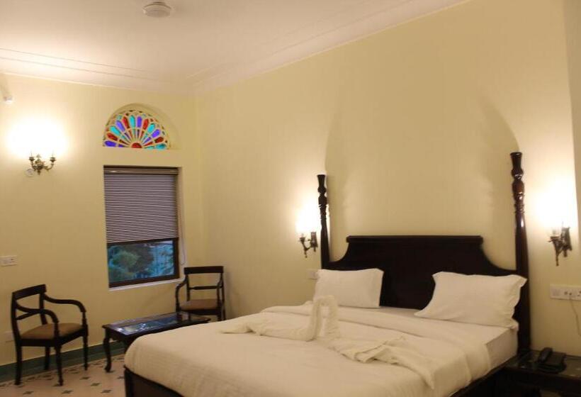 غرفة قياسية سرير كينج, The Grand Barso