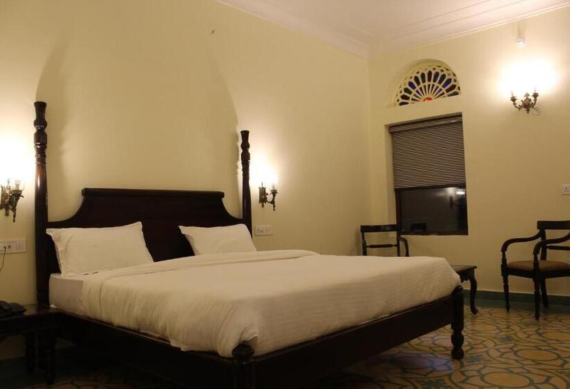 غرفة قياسية سرير كينج, The Grand Barso