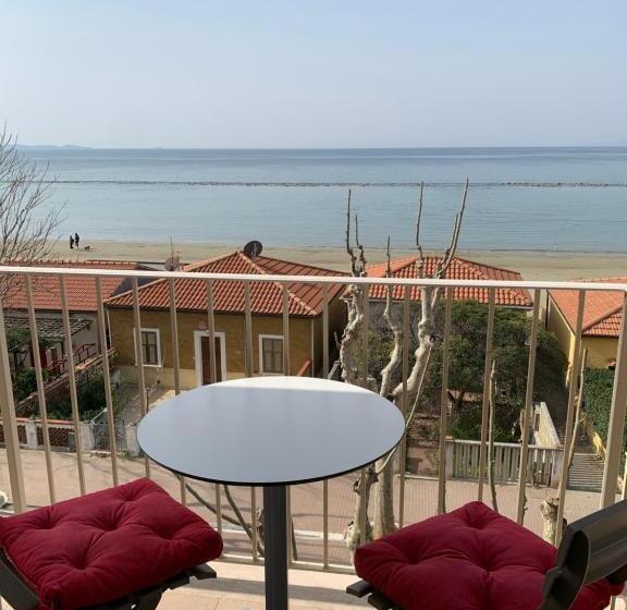 Номер Стандарт Вид на Море, B&b Viale Italia 22