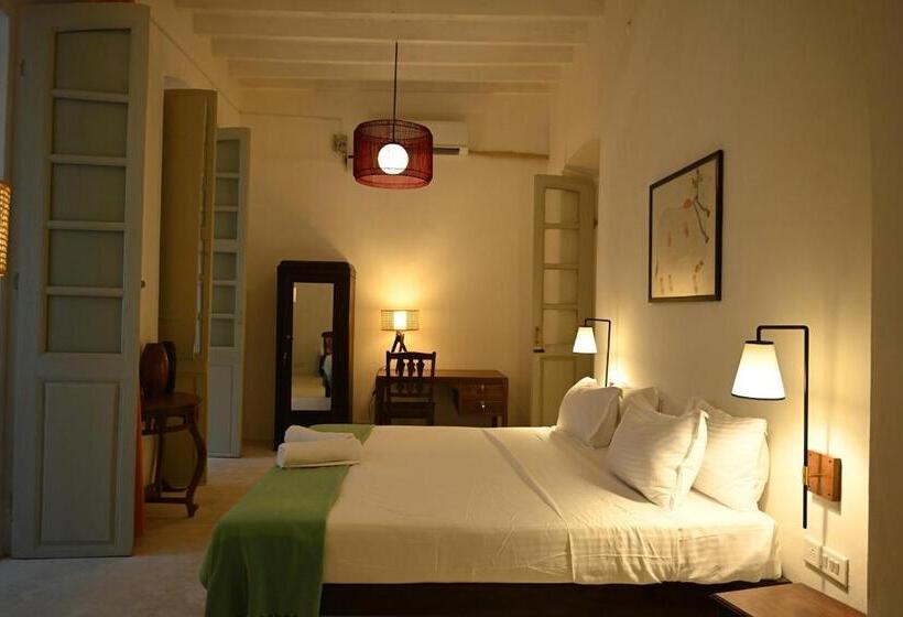 اتاق استاندارد با تخت بزرگ, La Cedille  French Heritage House