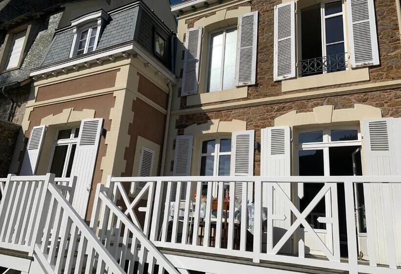 غرفة قياسية ثلاثية, Villa Hébert