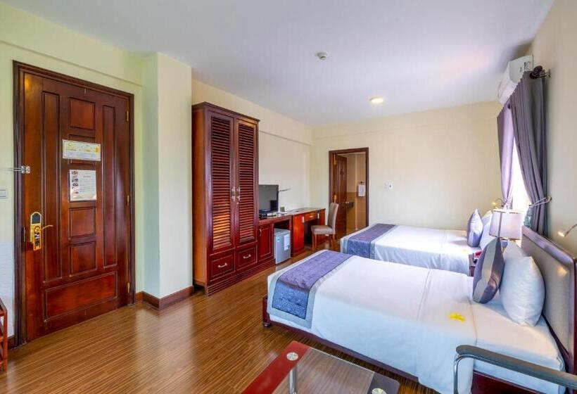 اتاق لوکس سه تخته, Baly Hotel And Spa