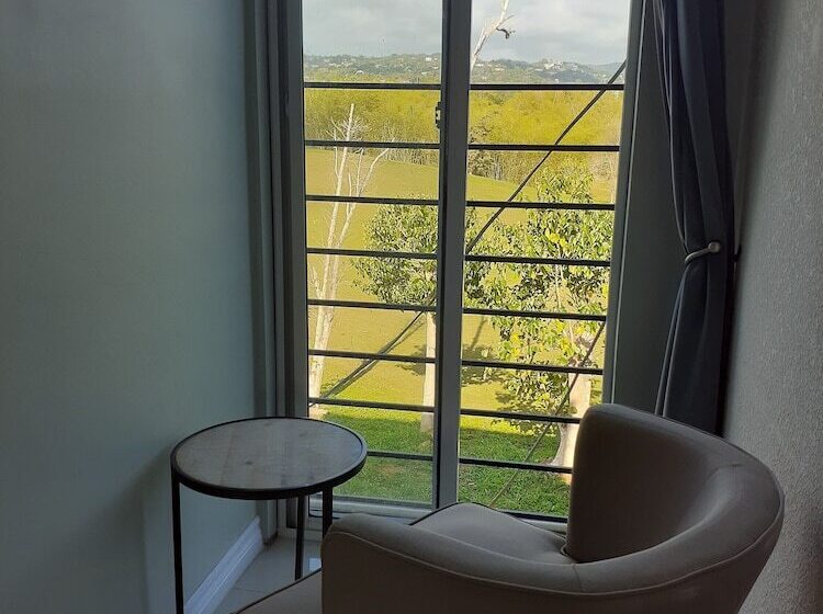 سوئیت 2 خوابه, Golf View