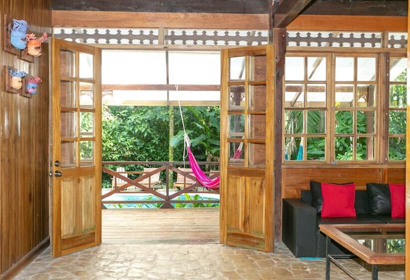 غرفة عائلية, La Kukula Lodge