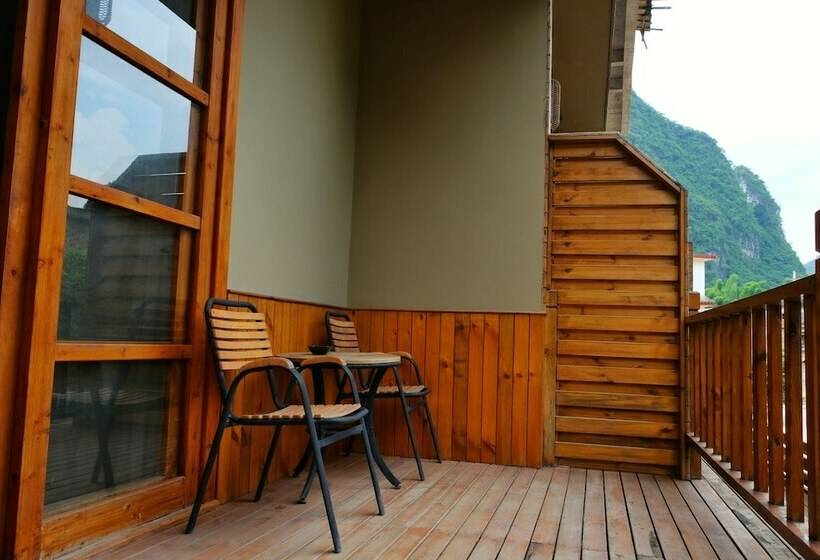 اتاق خانوادگی, Moondance