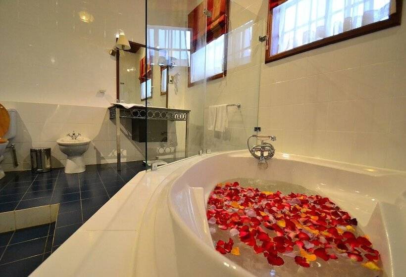 سوئیت پرزیدنت, Muthu Sovereign Suites & Spa, Limuru Road, Nairobi