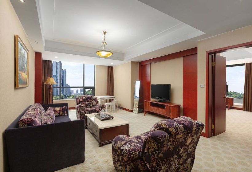 Люкс Повышенной Комфортности, Ramada Plaza By Wyndham Chongqing West