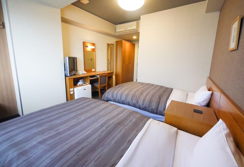 Quarto Estandar, Route Inn Fukui Owada
