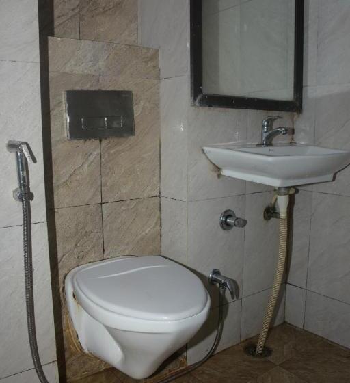 Номер Deluxe, The Leef Inn 500ms From Nakki Lake