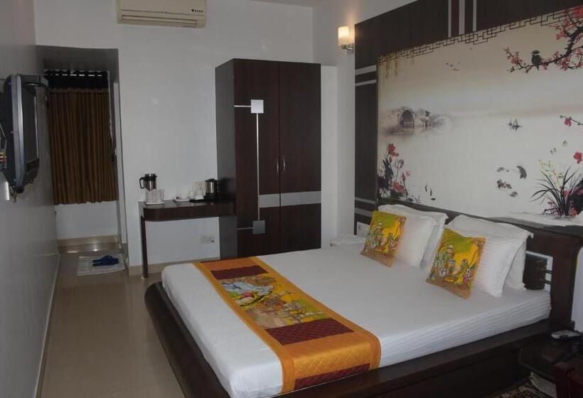 Номер Стандарт, The Leef Inn 500ms From Nakki Lake