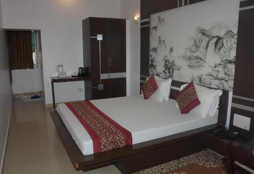 Номер Стандарт, The Leef Inn 500ms From Nakki Lake