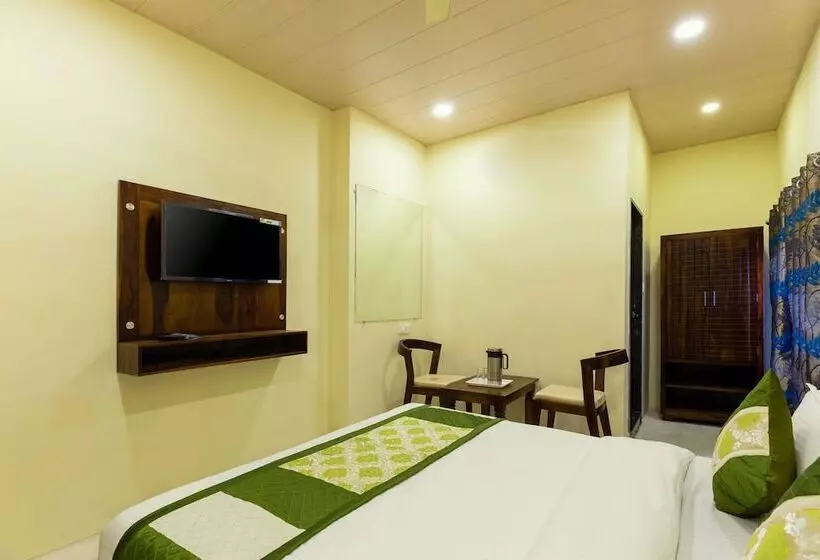 Deluxe-huone, The Leef Inn 500ms From Nakki Lake