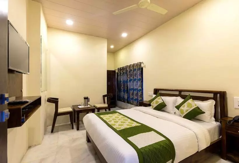 Deluxe-huone, The Leef Inn 500ms From Nakki Lake