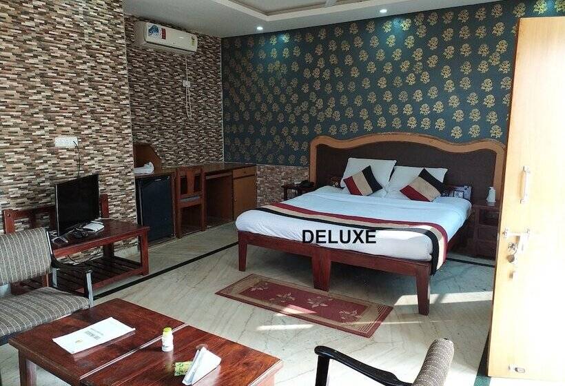 غرفة ديلوكس, The New Swaraj Resort