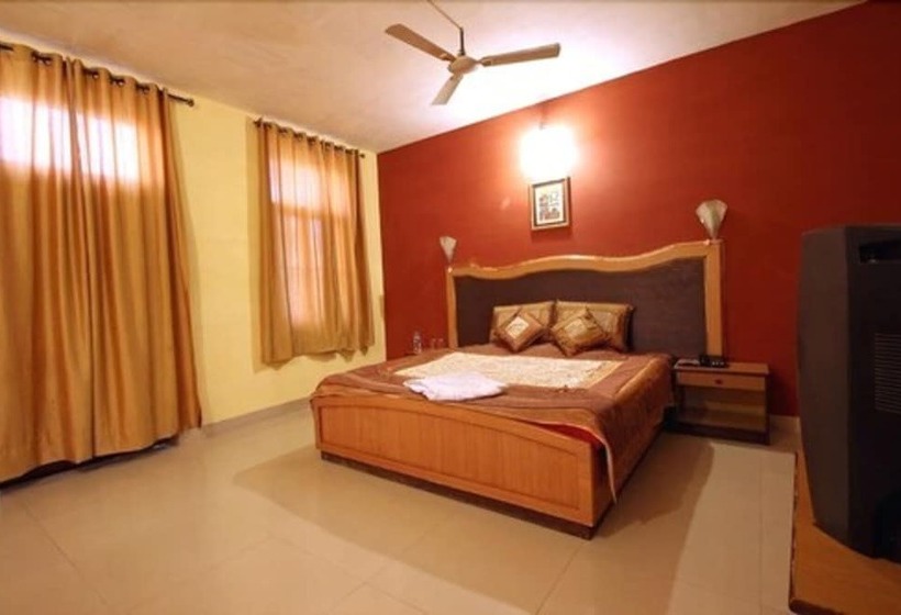 디럭스 룸, The New Swaraj Resort
