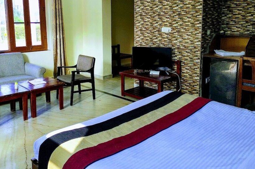 غرفة ديلوكس, The New Swaraj Resort