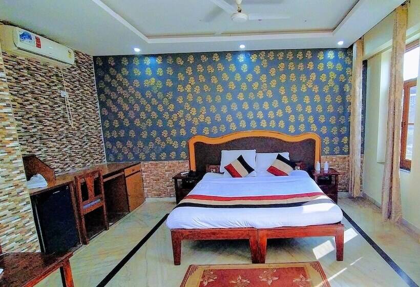 디럭스 룸, The New Swaraj Resort