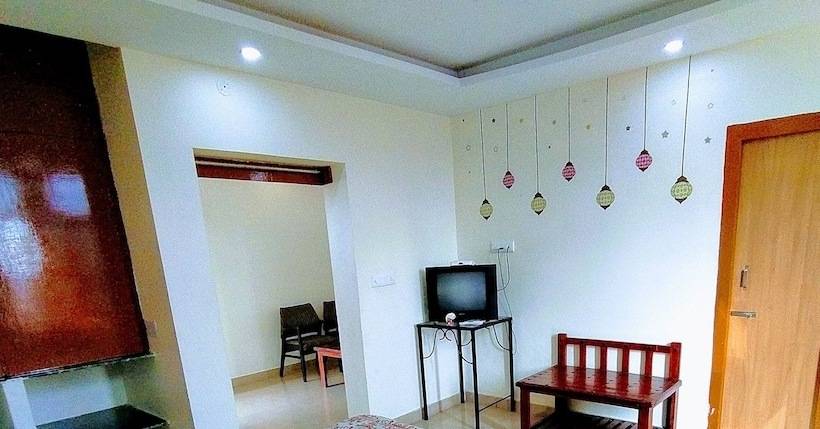 غرفة قياسية, The New Swaraj Resort