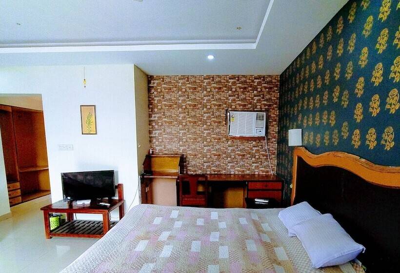 غرفة ديلوكس, The New Swaraj Resort