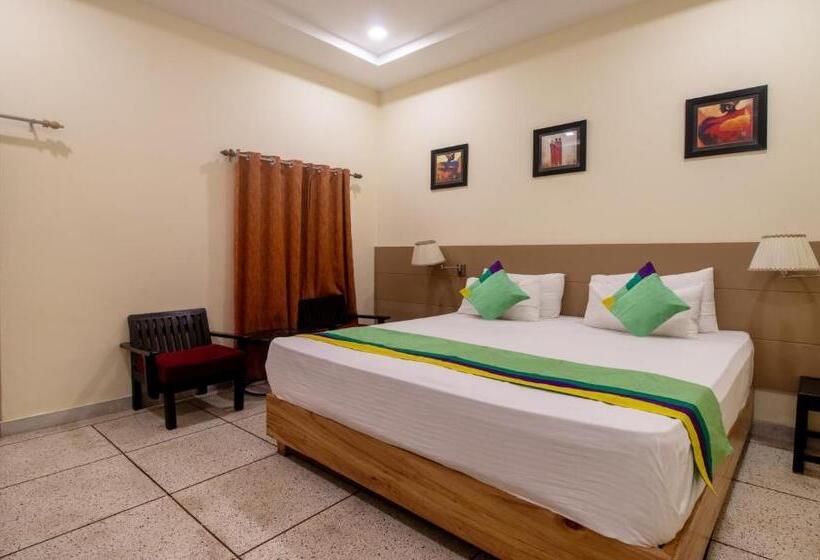 Standardrum, Treebo Megh Niwas, 2 Km From Umaid Bhawan Palace