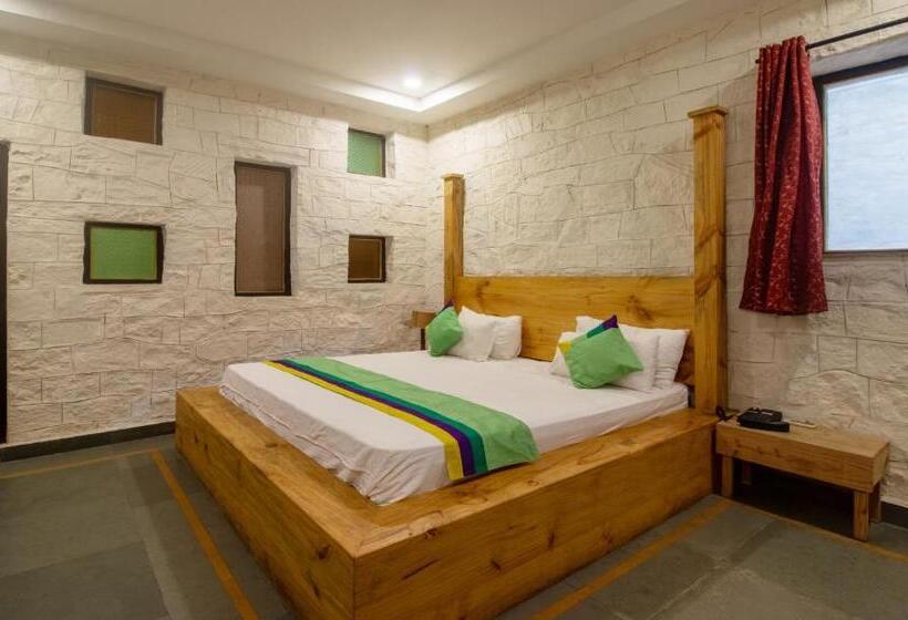 Deluxe Rum, Treebo Megh Niwas, 2 Km From Umaid Bhawan Palace