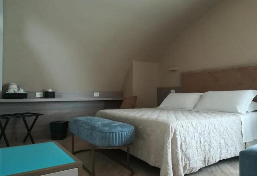 Номер Deluxe Вид на Море Боковой, Europa