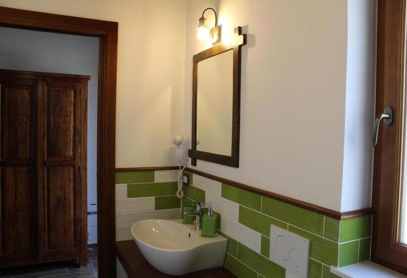 Номер Стандарт Трехместный, The Chalet, Guest House