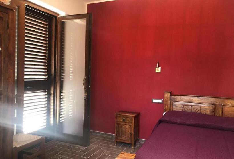 Номер Стандарт с Террасой, The Chalet, Guest House