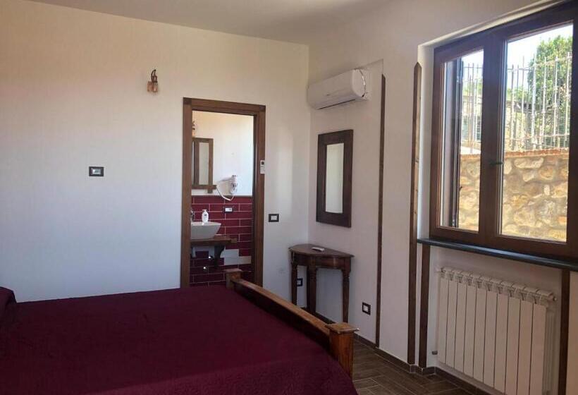 Номер Стандарт с Террасой, The Chalet, Guest House