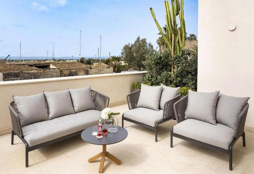 Люкс с Террасой, Byssus Suites