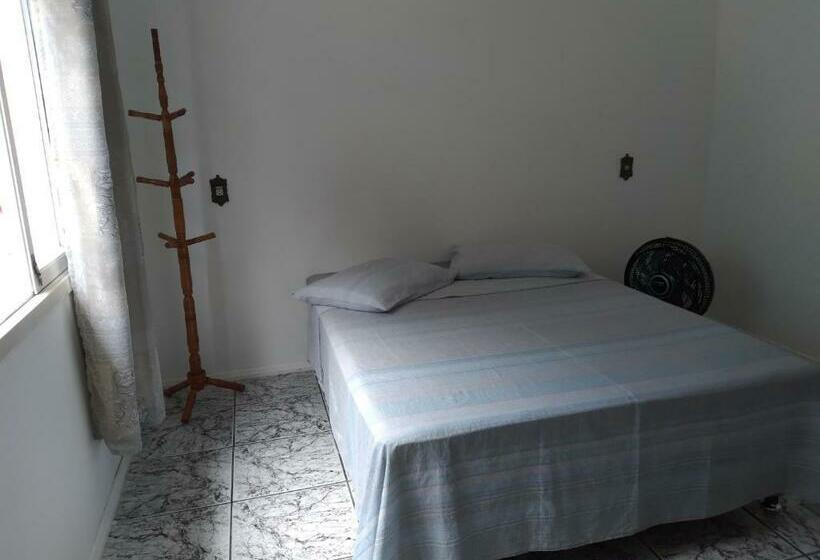 家庭间, Hostel Germânica